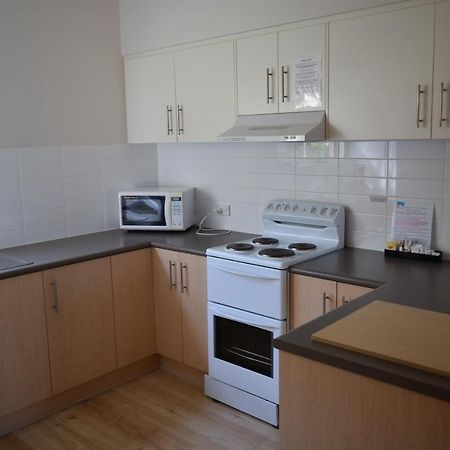 אדלייד Glenelg Holiday Apartments - Corfu מראה חיצוני תמונה