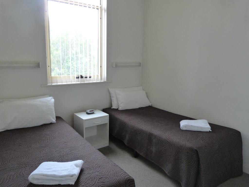 אדלייד Glenelg Holiday Apartments - Corfu מראה חיצוני תמונה